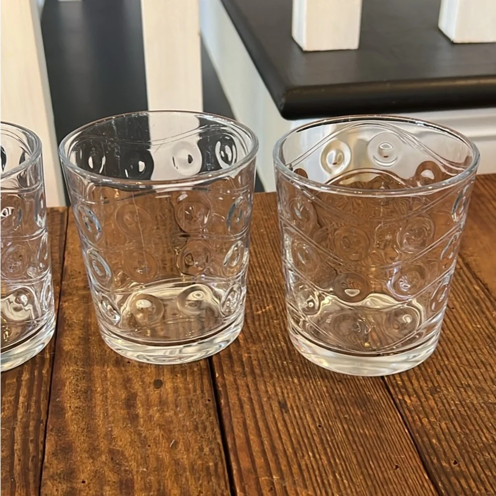 Elegant Clear Glass Tumbler Set (4) - Picture 3 of 6